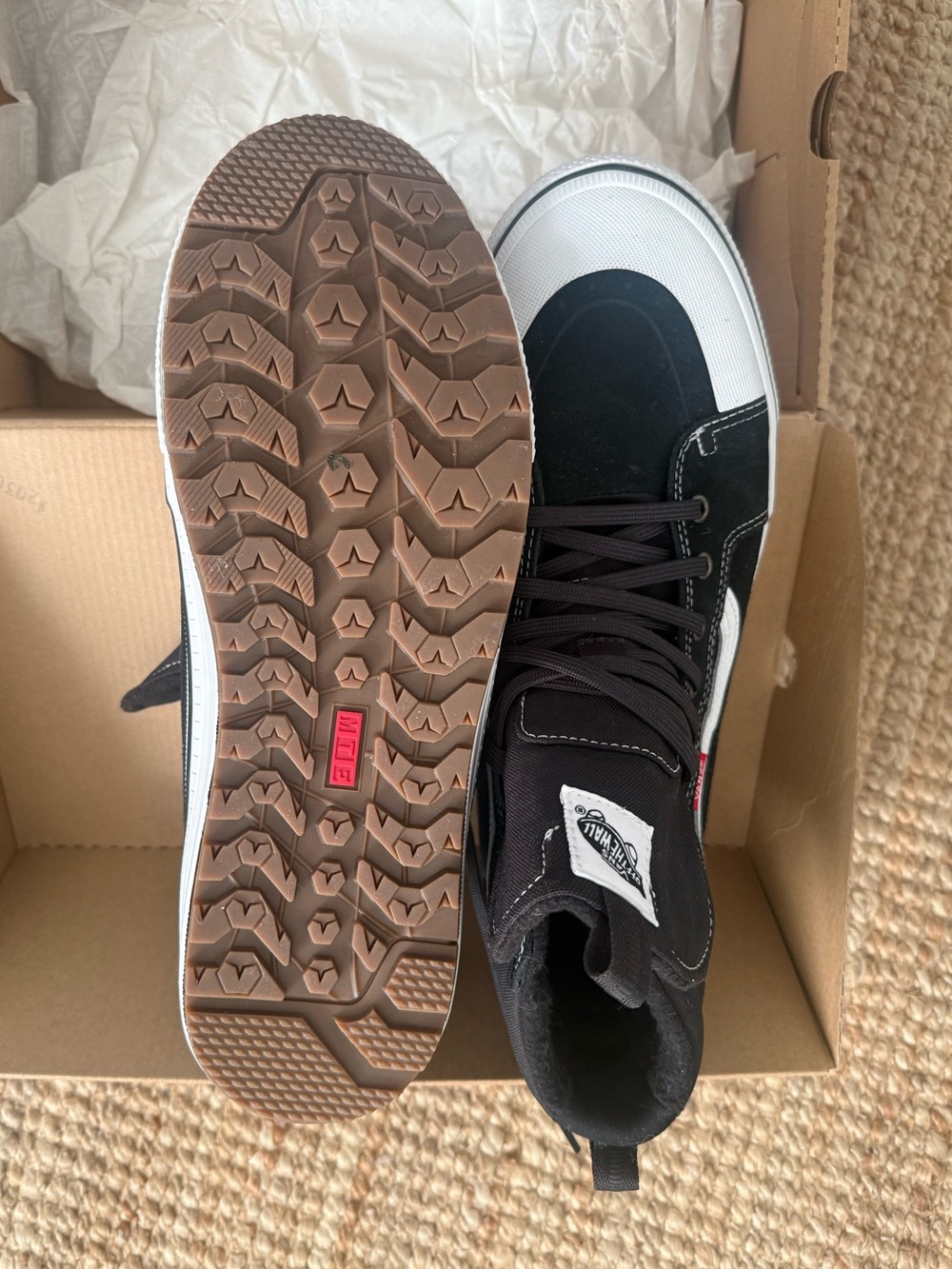 Vans MTE Sk8-Hi Waterproof All-Trac Black White Men’s 12 NWOT - Picture 6 of 7